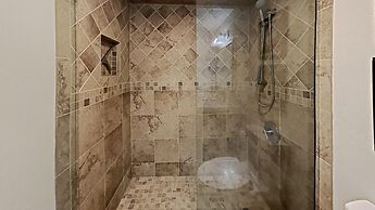 Nicely Remodeled 2 Bedrooms at 1849 Condos - Easy Access to Slopes!