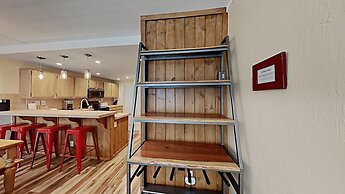 Nicely Remodeled 2 Bedrooms at 1849 Condos - Easy Access to Slopes!