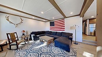 Nicely Remodeled 2 Bedrooms at 1849 Condos - Easy Access to Slopes!