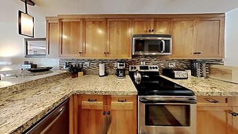 Nicely Remodeled 2 Bedrooms at 1849 Condos - Easy Access to Slopes!