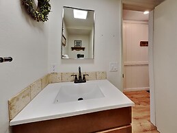 Nicely Remodeled 2 Bedrooms at 1849 Condos - Easy Access to Slopes!