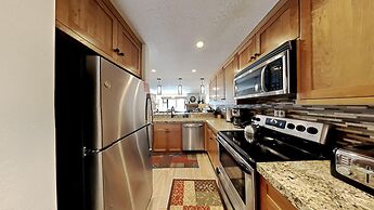 Nicely Remodeled 2 Bedrooms at 1849 Condos - Easy Access to Slopes!