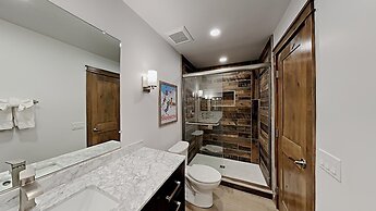 Nicely Remodeled 2 Bedrooms at 1849 Condos - Easy Access to Slopes!