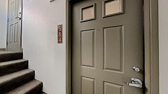 Nicely Remodeled 2 Bedrooms at 1849 Condos - Easy Access to Slopes!