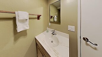 Nicely Remodeled 2 Bedrooms at 1849 Condos - Easy Access to Slopes!