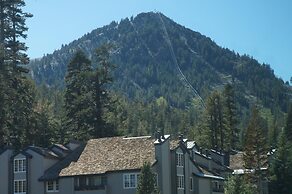 Nicely Remodeled 2 Bedrooms at 1849 Condos - Easy Access to Slopes!