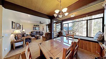 Spacious 2 Bedroom Condo Great For Friends and Families! Free Village 