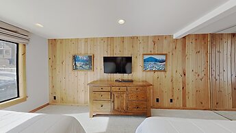 One Bedrooms At Snowbird Condos Slopeside - Free Wifi & Assigned Parki