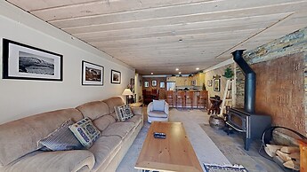 One Bedrooms At Snowbird Condos Slopeside - Free Wifi & Assigned Parki