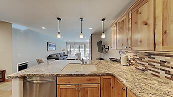 One Bedrooms At Snowbird Condos Slopeside - Free Wifi & Assigned Parki