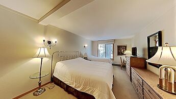 One Bedrooms At Snowbird Condos Slopeside - Free Wifi & Assigned Parki