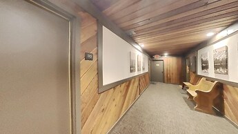 One Bedrooms At Snowbird Condos Slopeside - Free Wifi & Assigned Parki