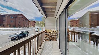 One Bedrooms At Snowbird Condos Slopeside - Free Wifi & Assigned Parki
