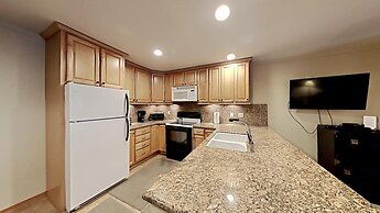 One Bedrooms At Snowbird Condos Slopeside - Free Wifi & Assigned Parki
