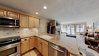 One Bedrooms At Snowbird Condos Slopeside - Free Wifi & Assigned Parki
