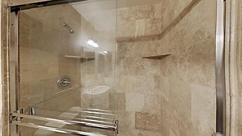 One Bedrooms At Snowbird Condos Slopeside - Free Wifi & Assigned Parki