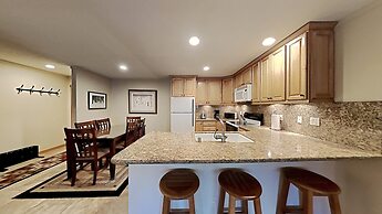 One Bedrooms At Snowbird Condos Slopeside - Free Wifi & Assigned Parki