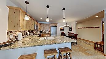 One Bedrooms At Snowbird Condos Slopeside - Free Wifi & Assigned Parki