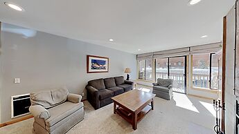 One Bedrooms At Snowbird Condos Slopeside - Free Wifi & Assigned Parki