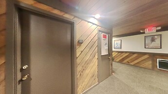 One Bedrooms At Snowbird Condos Slopeside - Free Wifi & Assigned Parki