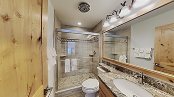 One Bedrooms At Snowbird Condos Slopeside - Free Wifi & Assigned Parki