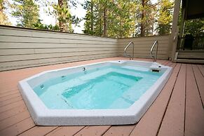 One Bedrooms At Snowbird Condos Slopeside - Free Wifi & Assigned Parki