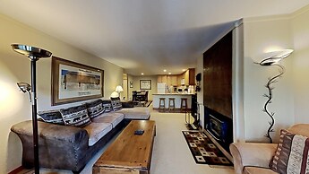 One Bedrooms At Snowbird Condos Slopeside - Free Wifi & Assigned Parki