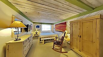 One Bedrooms At Snowbird Condos Slopeside - Free Wifi & Assigned Parki