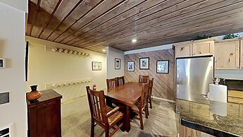 One Bedrooms At Snowbird Condos Slopeside - Free Wifi & Assigned Parki