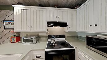 One Bedrooms At Snowbird Condos Slopeside - Free Wifi & Assigned Parki