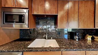 Spacious Snowbird Condo Unit Slopeside In Quiet Canyon Neighborhood