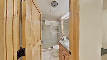 Spacious Snowbird Condo Unit Slopeside In Quiet Canyon Neighborhood