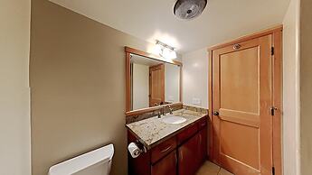 Spacious Snowbird Condo Unit Slopeside In Quiet Canyon Neighborhood