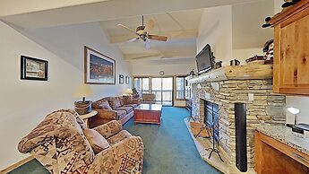 Spacious Snowbird Condo Unit Slopeside In Quiet Canyon Neighborhood