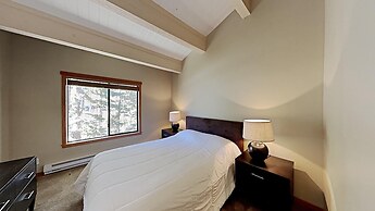 Spacious Snowbird Condo Unit Slopeside In Quiet Canyon Neighborhood