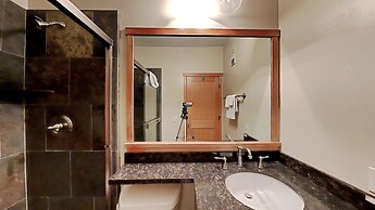 Spacious Snowbird Condo Unit Slopeside In Quiet Canyon Neighborhood