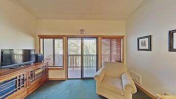 Spacious Snowbird Condo Unit Slopeside In Quiet Canyon Neighborhood