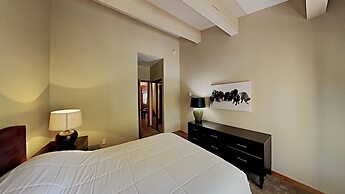 Spacious Snowbird Condo Unit Slopeside In Quiet Canyon Neighborhood