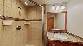 Spacious Snowbird Condo Unit Slopeside In Quiet Canyon Neighborhood