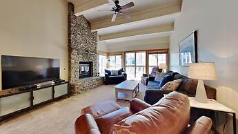 Spacious Snowbird Condo Unit Slopeside In Quiet Canyon Neighborhood