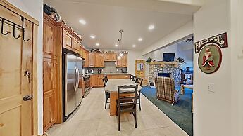 Spacious Snowbird Condo Unit Slopeside In Quiet Canyon Neighborhood