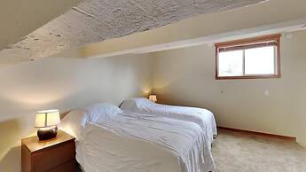 Spacious Snowbird Condo Unit Slopeside In Quiet Canyon Neighborhood