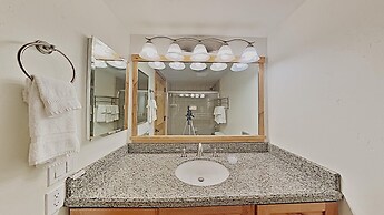 Spacious Snowbird Condo Unit Slopeside In Quiet Canyon Neighborhood