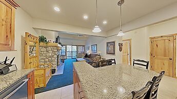 Spacious Snowbird Condo Unit Slopeside In Quiet Canyon Neighborhood