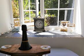 Captivating Isolde Cottage, With Pool Near St Ives