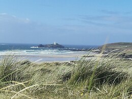 Captivating Isolde Cottage, With Pool Near St Ives