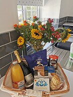 Captivating Isolde Cottage, With Pool Near St Ives