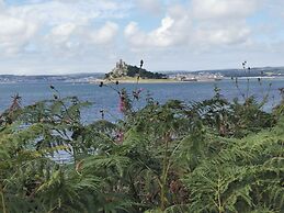 Captivating Isolde Cottage, With Pool Near St Ives