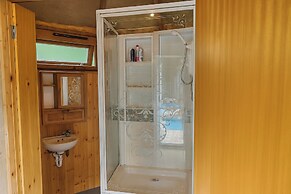 Captivating Isolde Cottage, With Pool Near St Ives