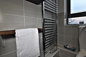 Hughenden Garden Luxury Apartment